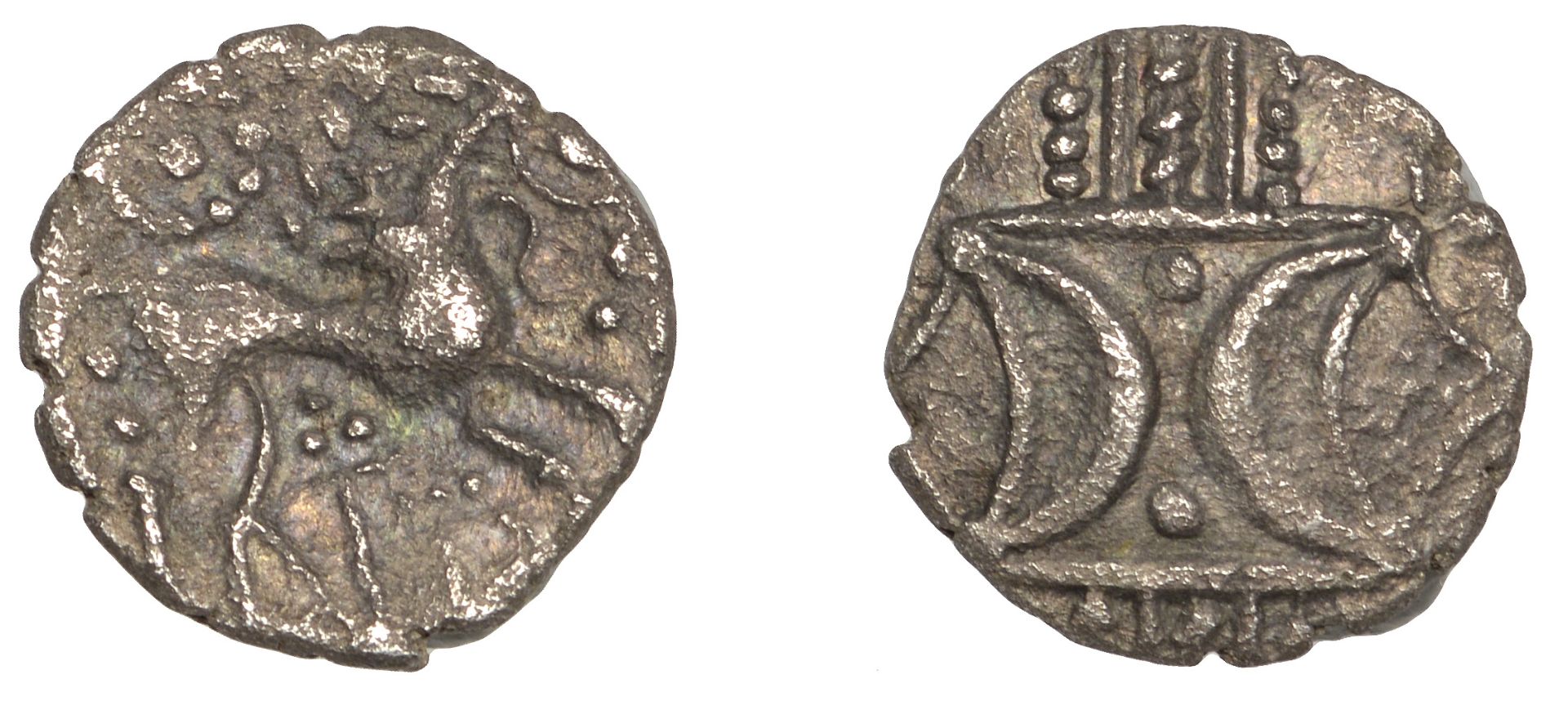 British Iron Age, ICENI, Antedios, silver Unit, double crescent emblem on vertical wreath, r...