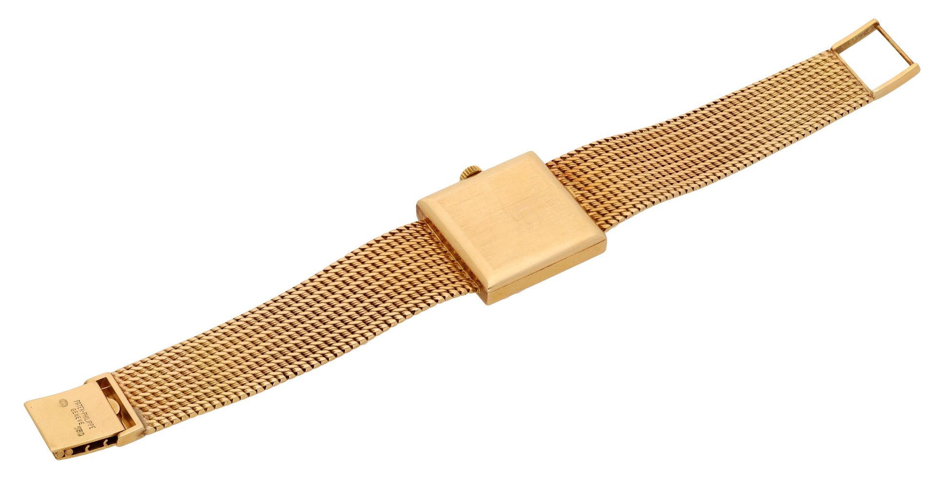 Patek Philippe. A gold square bracelet watch with textured dial, Ref. 3430-12, circa 1965.... - Image 4 of 7