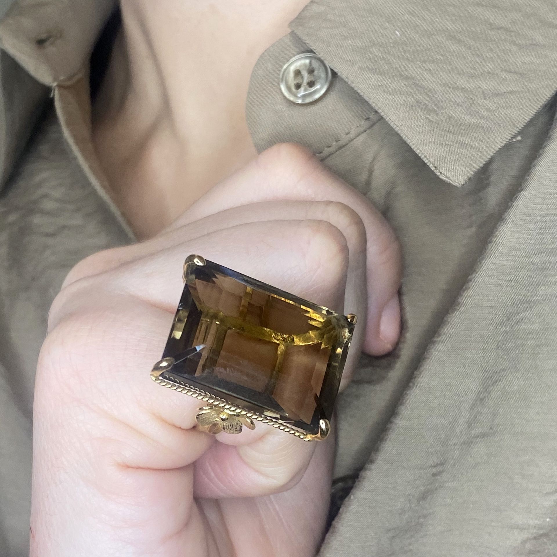 A smoky quartz dress ring, the large step-cut smoky quartz with ropetwist detailing and flow... - Image 4 of 4