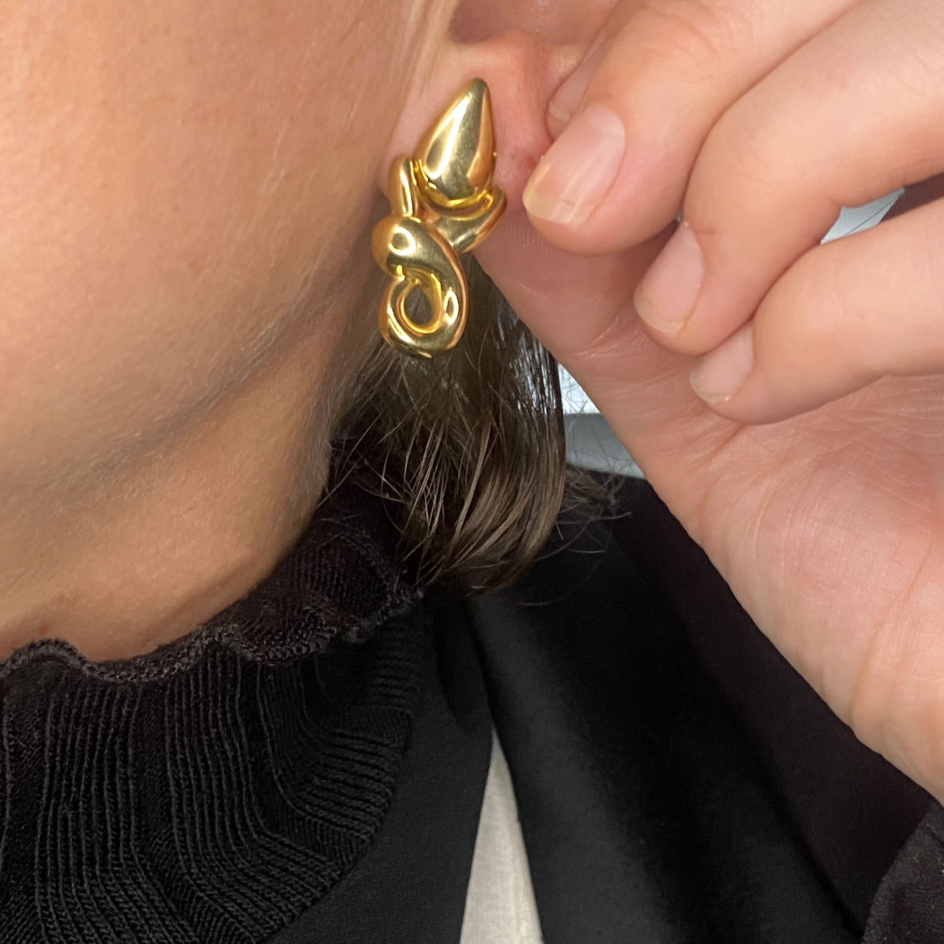 A pair of Italian 18ct gold earrings, the pear-shaped surmounts to articulated interlocking... - Image 3 of 3