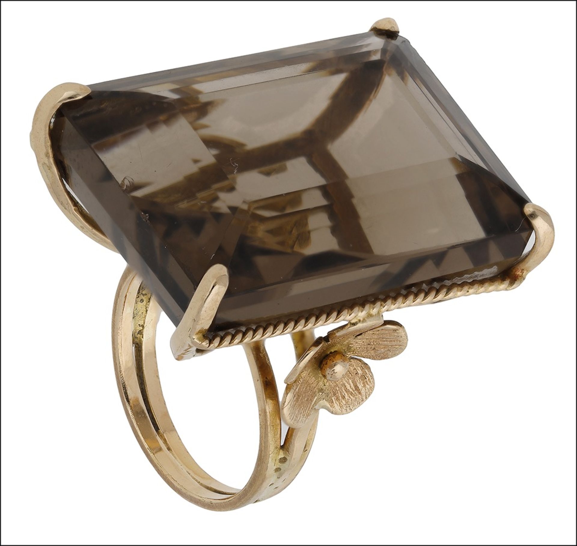 A smoky quartz dress ring, the large step-cut smoky quartz with ropetwist detailing and flow... - Image 3 of 4