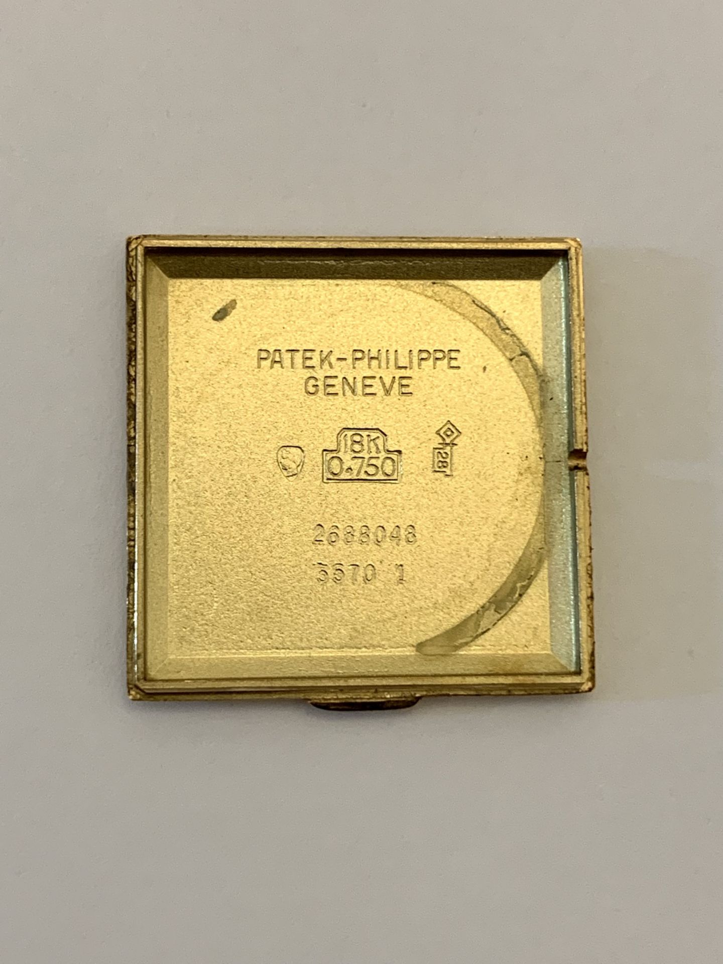 Patek Philippe. A gold square bracelet watch, Ref. 3570-1, circa 1970. Movement: cal. 175,... - Image 6 of 7