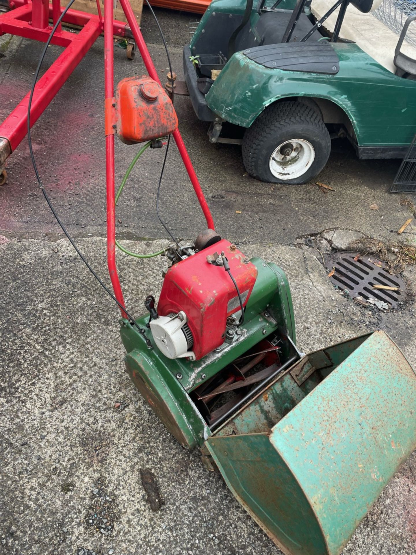 Suffolk punch 24A lawn mower - Image 2 of 2