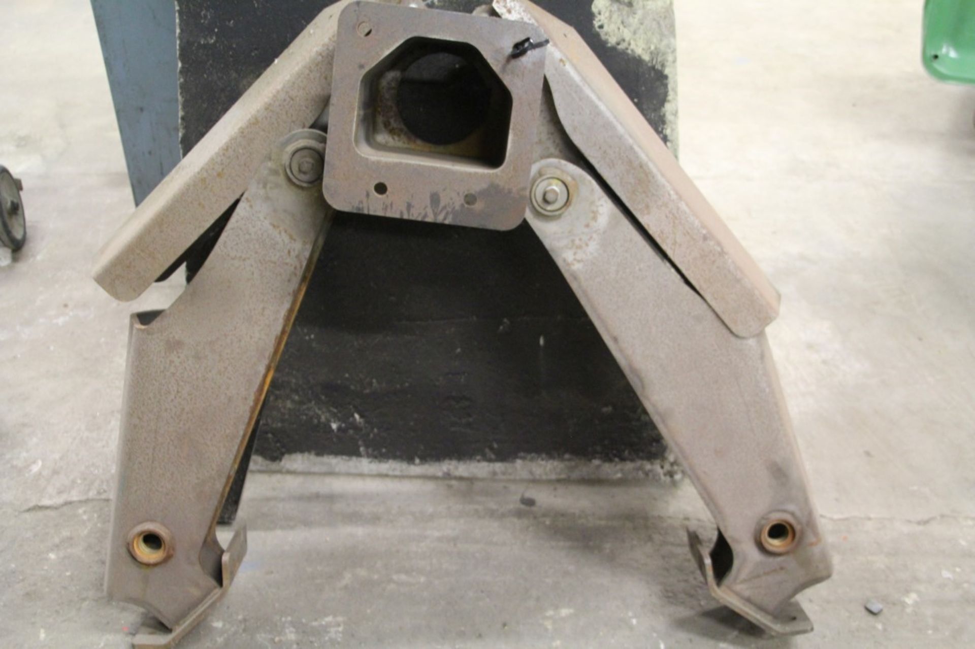 Telehandler Folding Support Legs