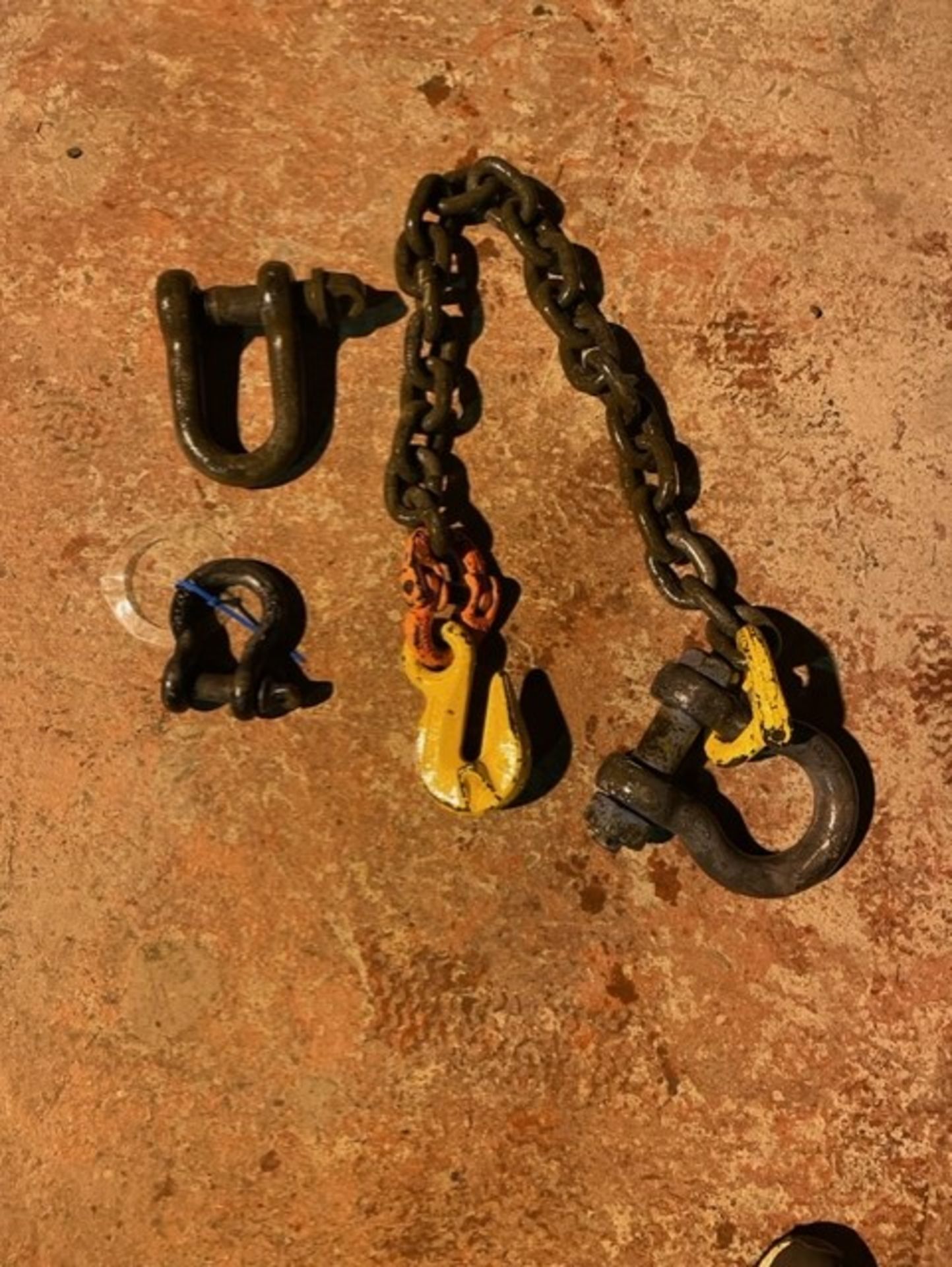 Drop chain large with u bolt and 2 smaller u bolts