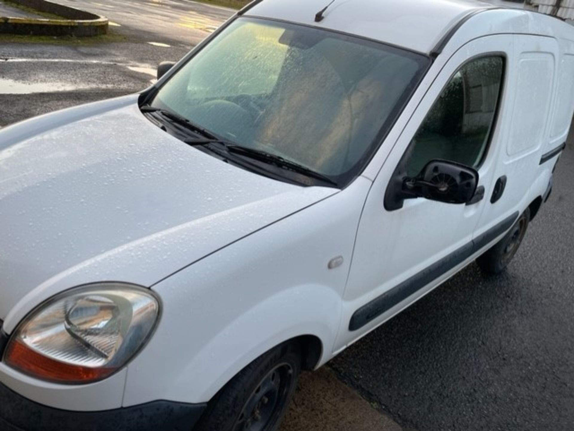 Renault kangoo good little van tested 150k miles nothing wrong with it clean straight little van - Image 3 of 9