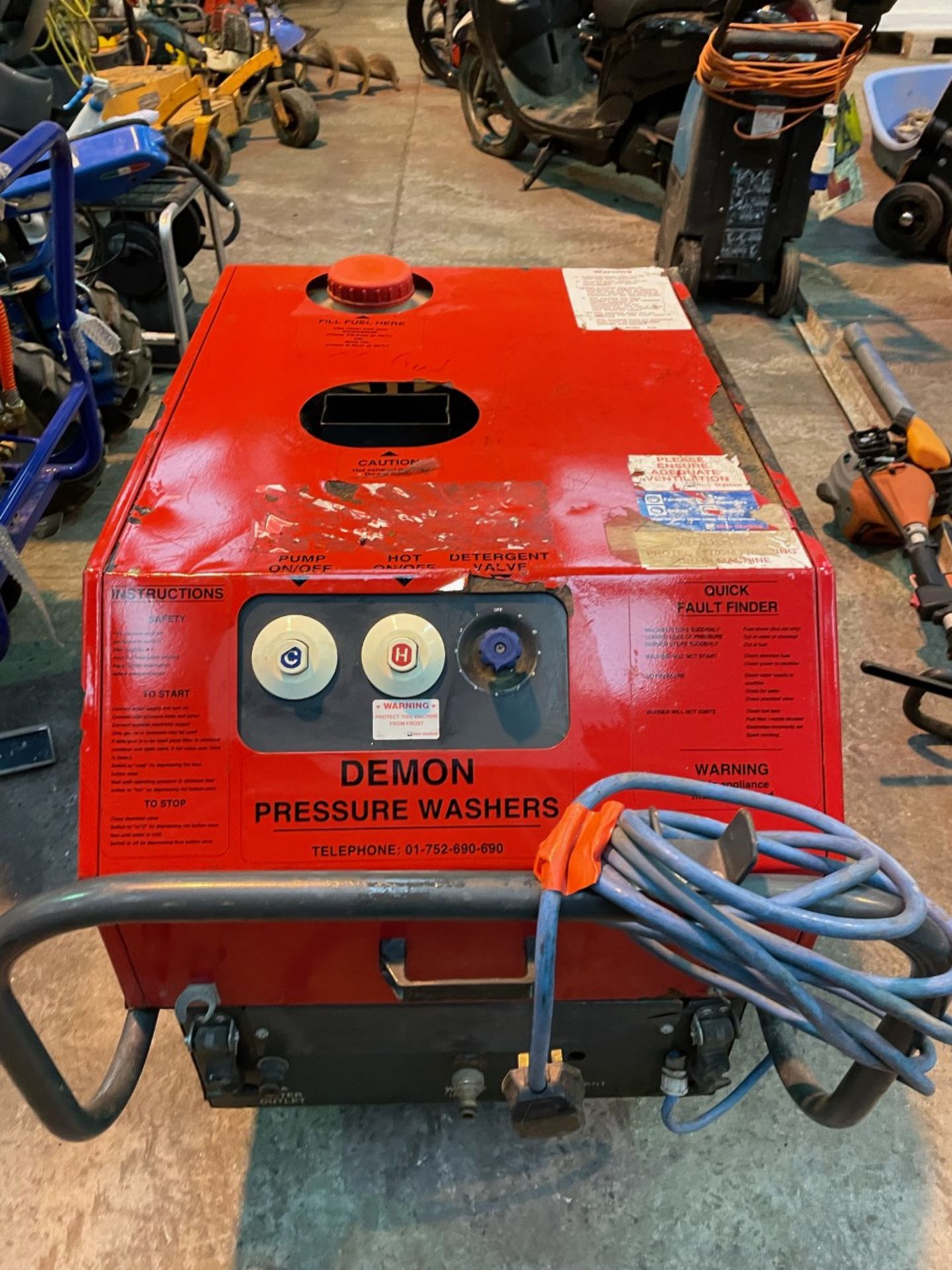 Demon tempest hot and cold pressure washer 230v - Image 2 of 4