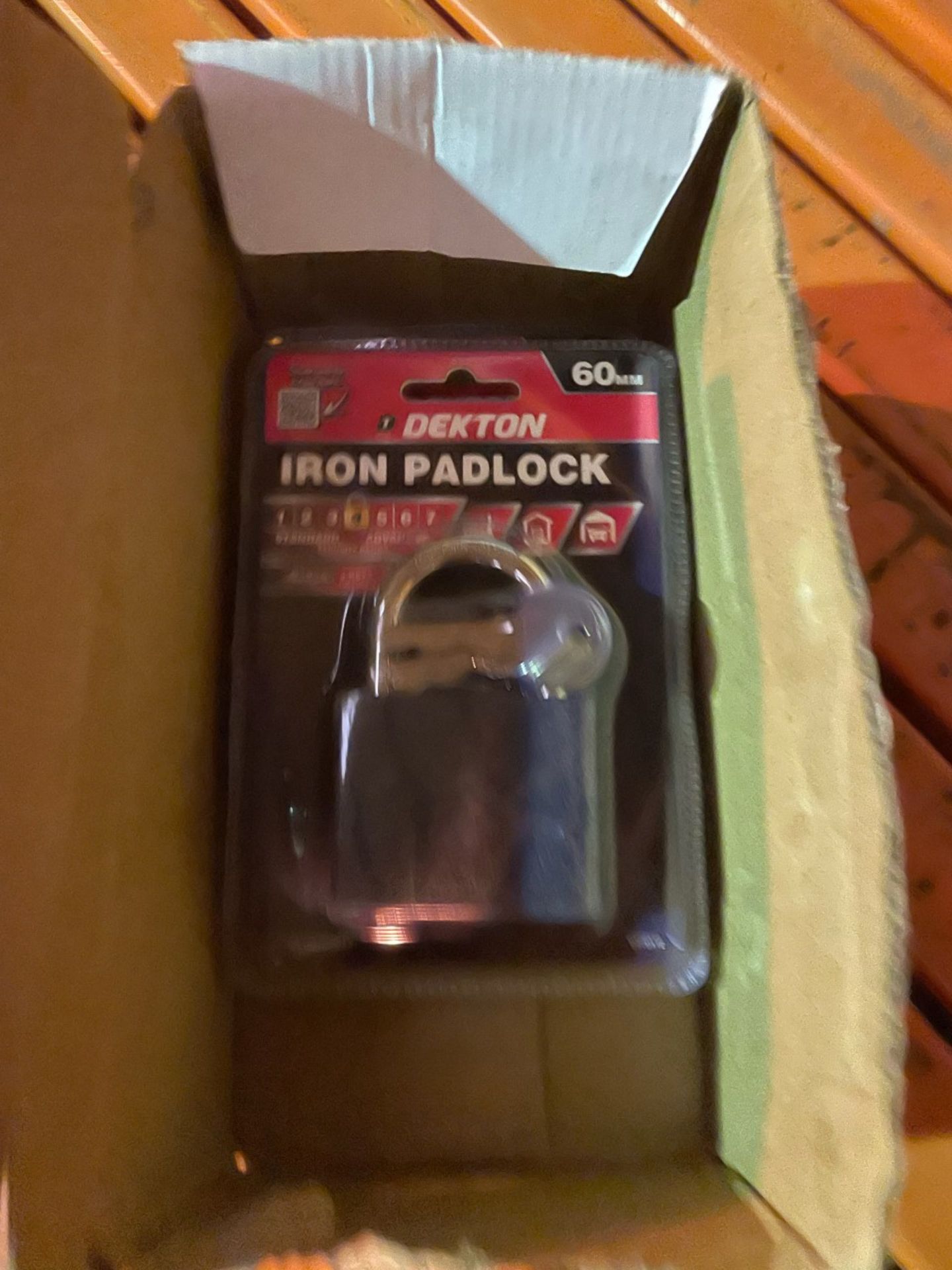 Dekton iron padlock. New in packaging