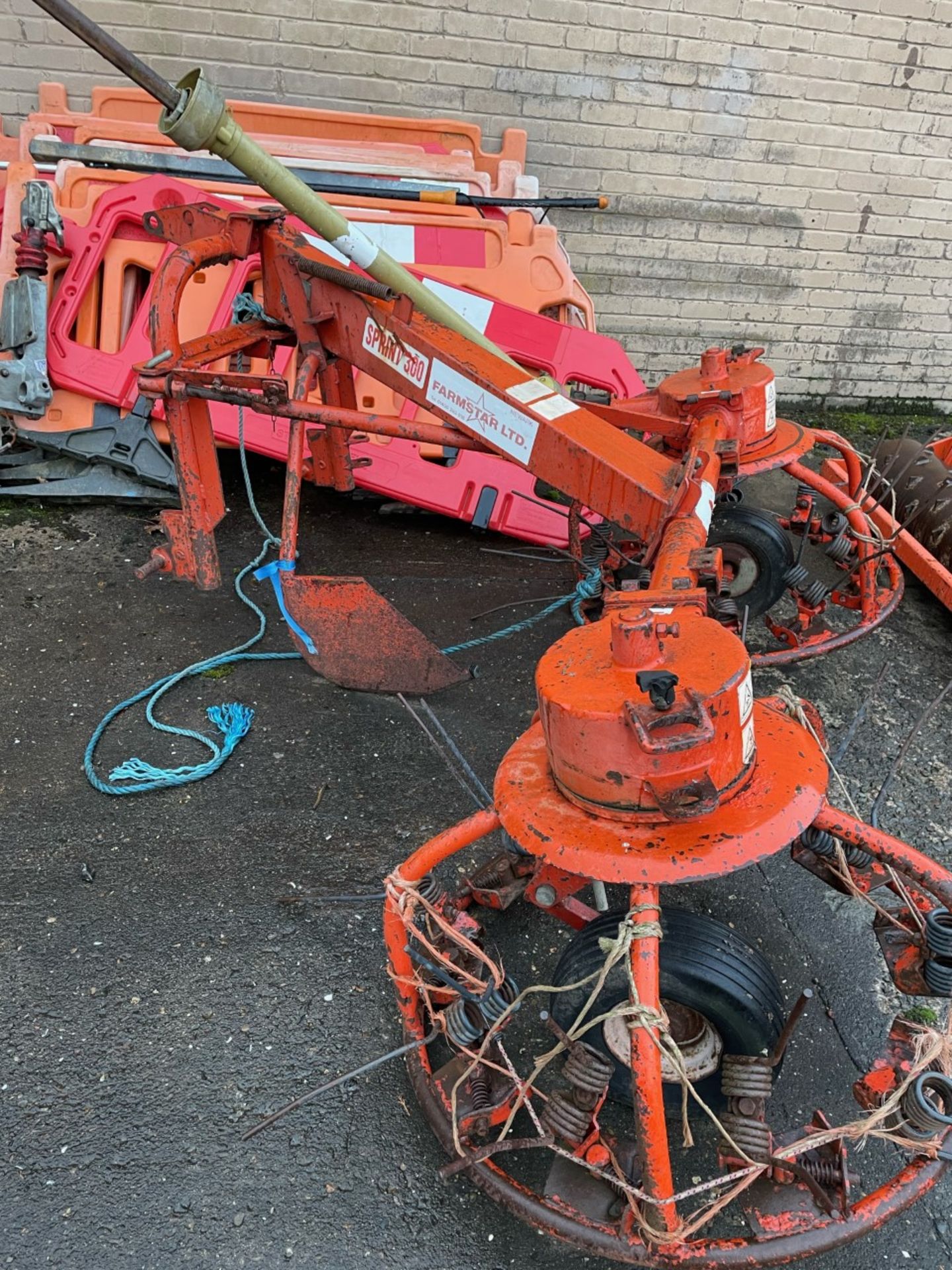 Sprint 300 2 wheel hay and straw rake/turner.