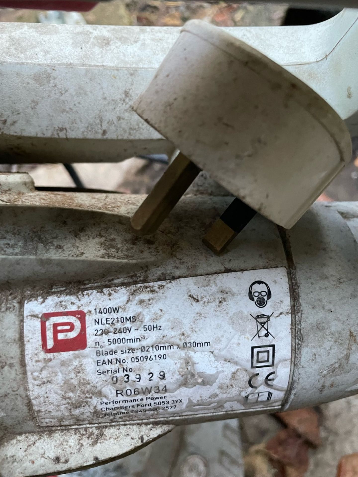 230v compound miter saw spares or repair - Image 2 of 2