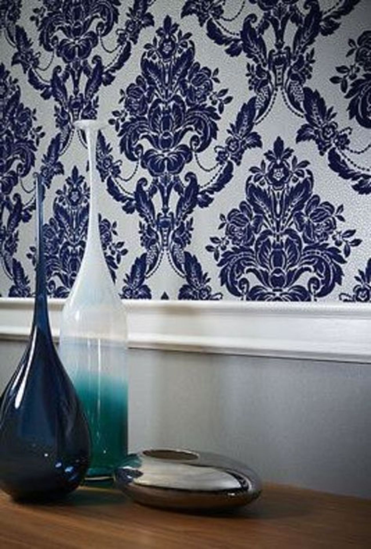 1 X ROLL OF ARTHOUSE SOPHIE CONRAN FLOCK FLEECE WALLPAPER, PALAIS SPOT IN NAVY - 900502 / AS NEW - Image 2 of 3