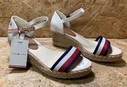 1 X PAIR OF TOMMY HILFIGER SHIMMERY RIBBON CANVAS/LEATHER WEDGE HEEL ESPADRILLE SANDALS / SIZE: 6 UK
