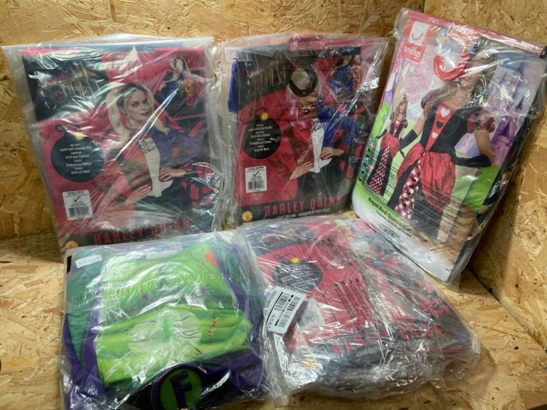 5 X ASSORTED COSTUMES / CUSTOMER RETURNS. CONDITIONS, SIZES AND BRANDS VARY