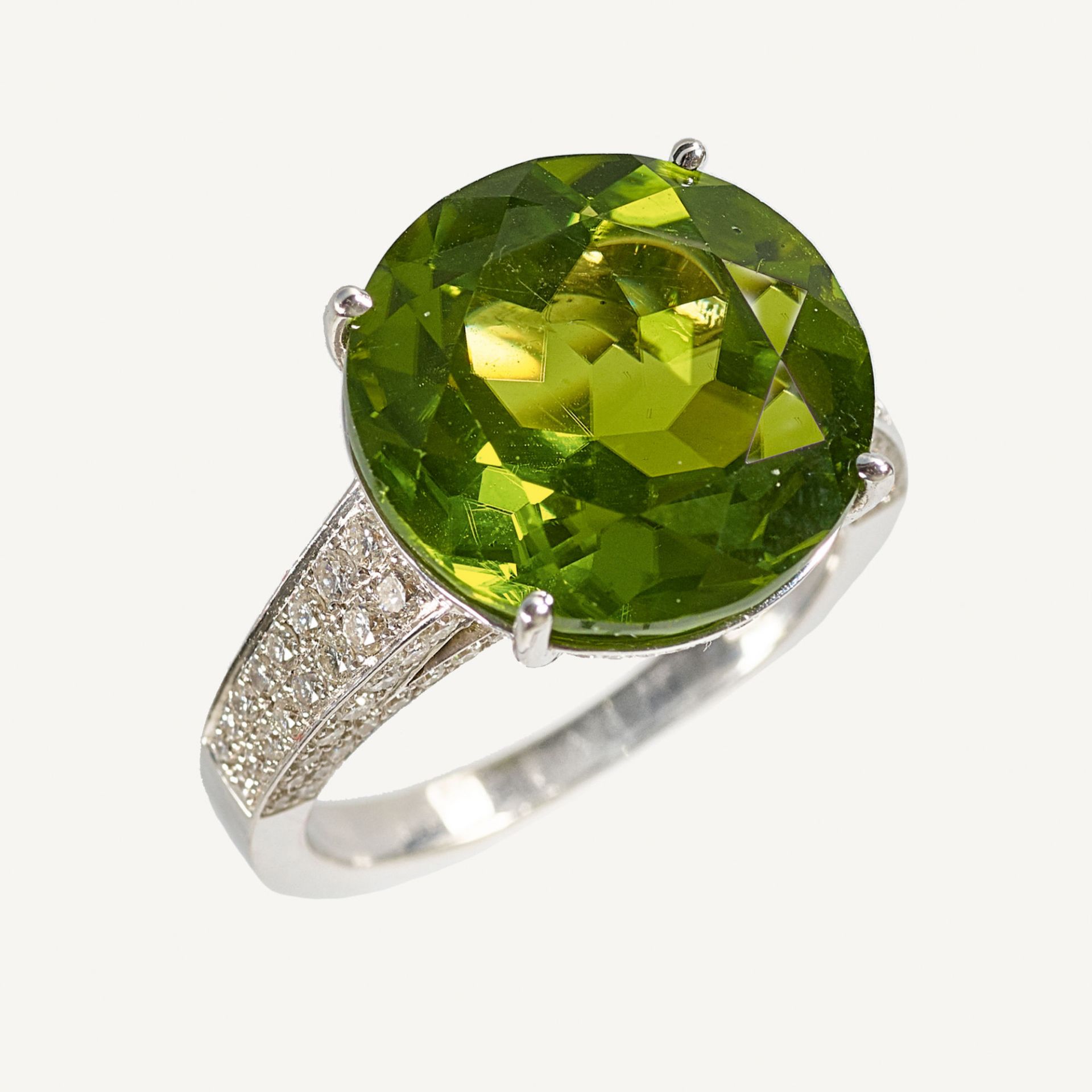 PERIDOT-DIAMANT-RING