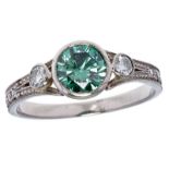 Diamant-Ring m. 1 fancy grünen
