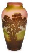 Vase "Flusslandschaft mit Bäumen", Gallé um 1910.