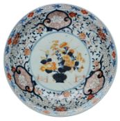 Gr. runde Schale, Imari, Japan wohl 1. Hälfte 18. Jh.