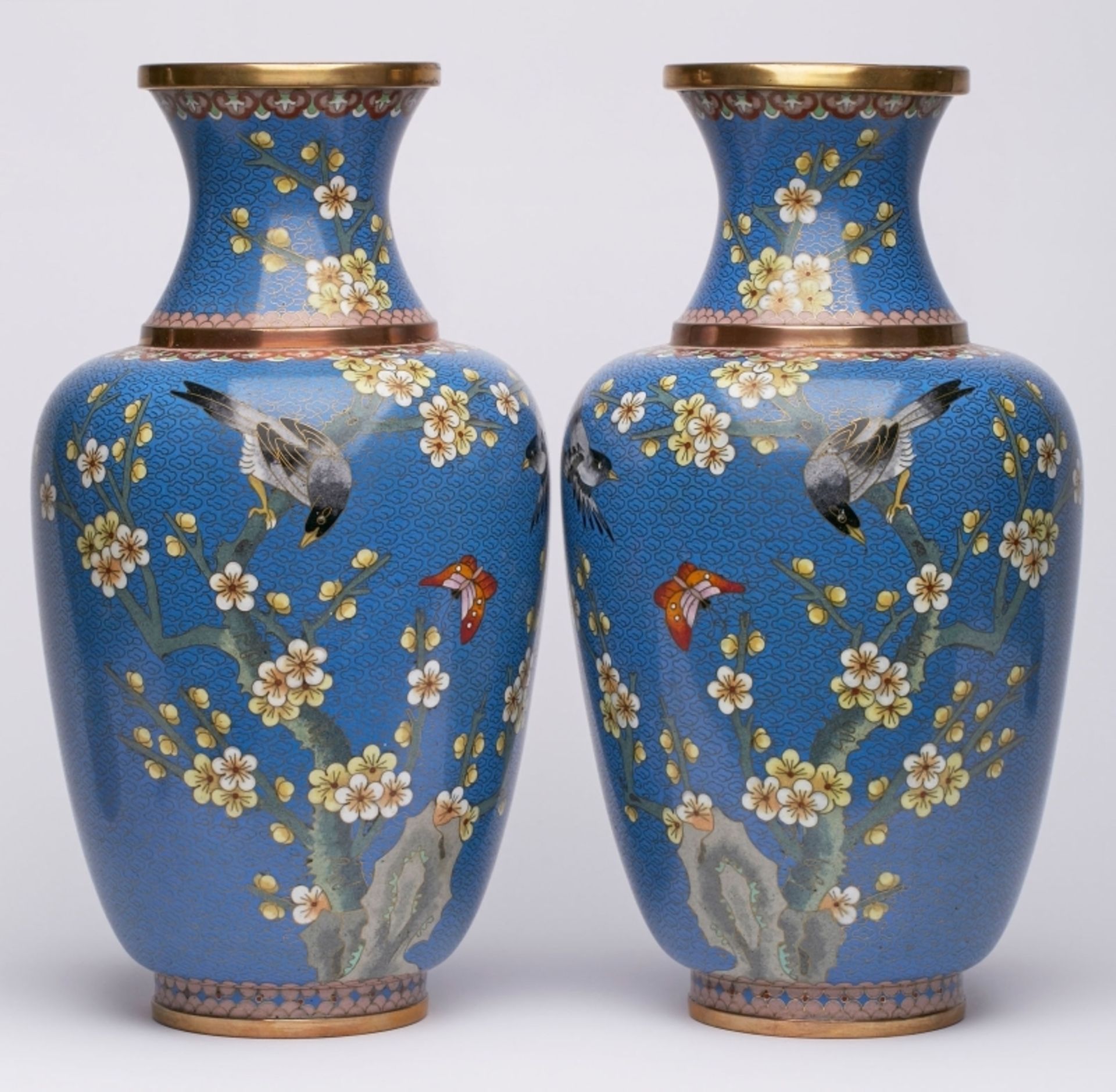 Paar Cloisonné-Vasen, Japan