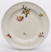 Teller mit Blumendekor, Meissen Punktzeit (1763-´80).