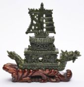 Jade-Schnitzerei Drachenschiff, China 20. Jh.