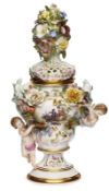 Kl. Potpourri-Vase, Meissen um 1880.