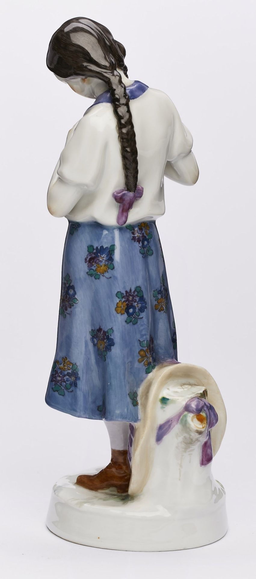 Mädchen, einen Zopf flechtend, Jugendstil, Meissen um 1915. - Image 3 of 3