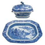 LARGE CHINESE EXPORT BLUE AND WHITE COVERED TUREEN AND STAND QIANLONG PERIOD, 18TH CENTURY with twin