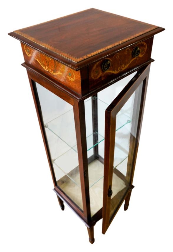 SMALL EDWARDIAN MAHOGANY AND INLAID DISPLAY CABINET CIRCA 1910 the crossbanded top above one - Image 5 of 5