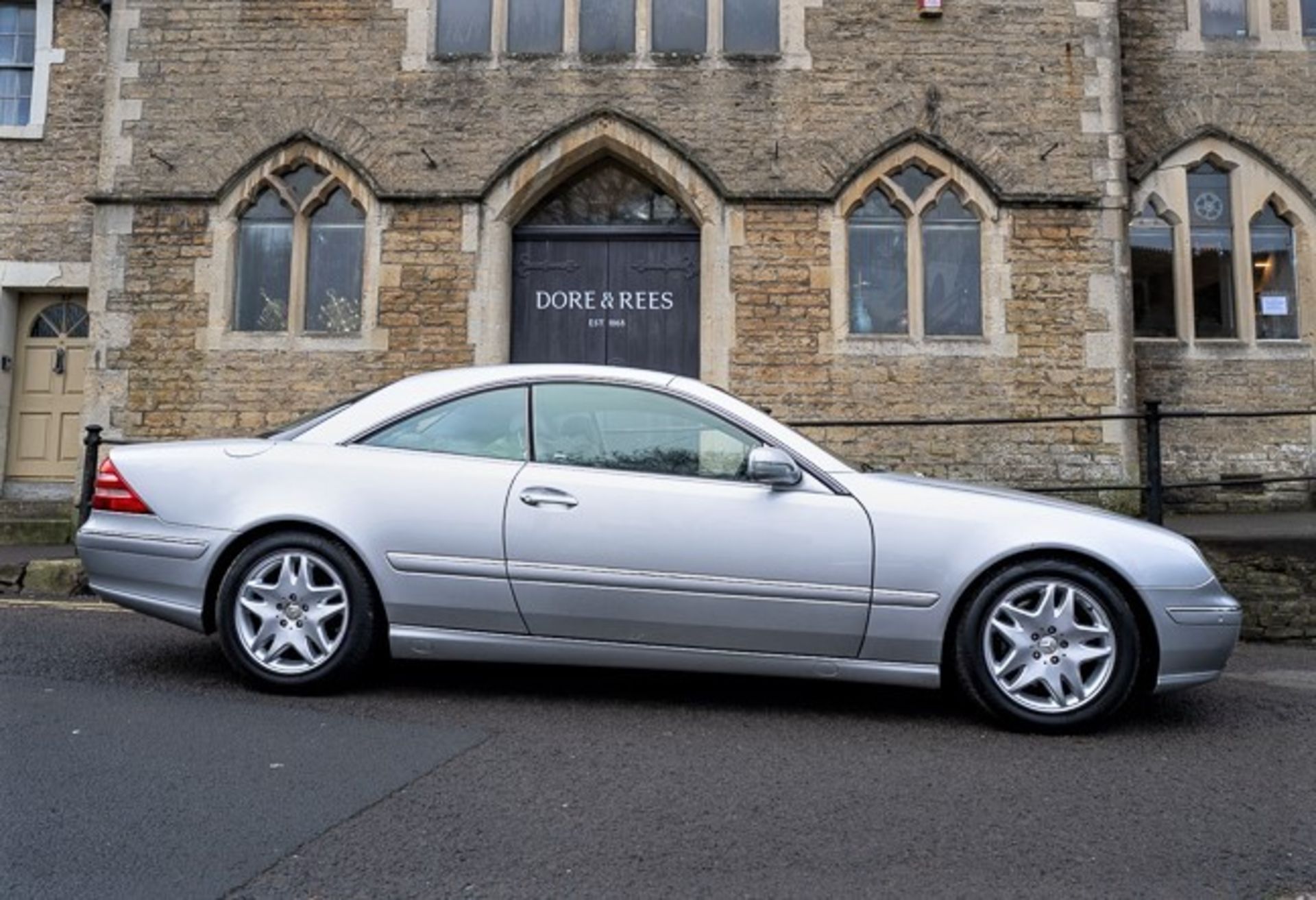 2000 Mercedes CL500 Coupe - Image 2 of 13