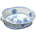 LARGE CHINESE EXPORT BLUE AND WHITE RETICULATED BASKET QIANLOING PERIOD (1736-1795) the basket weave