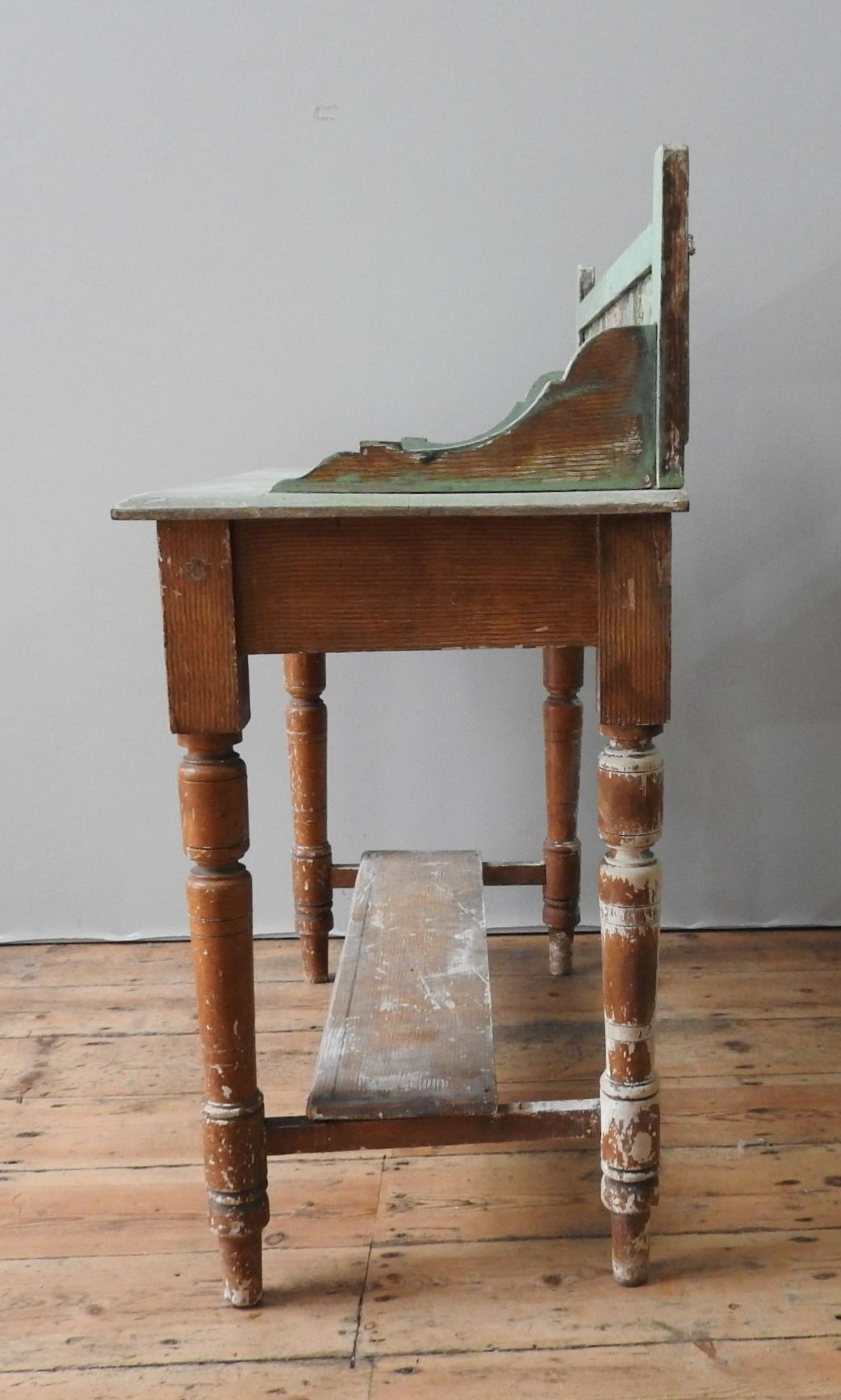 A 19th CENTURY PINE GRAIN PAINTED TILE BACK WASH STAND, 100 x 91 x 46 cm - Image 2 of 6