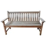 A HARDWOOD GARDEN BENCH WITH BOW SHAPED SLATS, 92 x 159 x 63cm