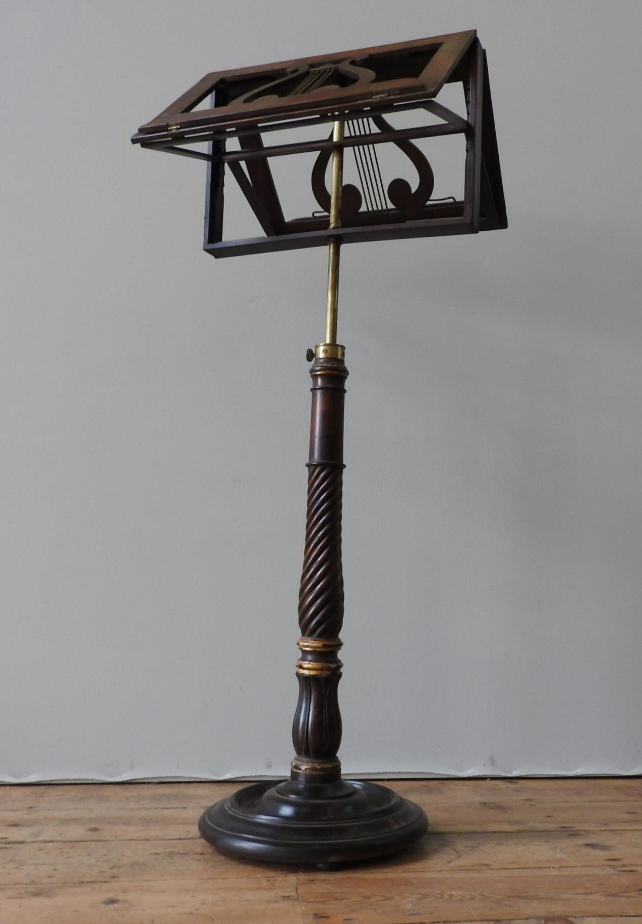 A REGENCY MAHOGANY AND BRASS DOUBLE SIDED SHEET MUSIC STAND, circa 1820, the lyre decorated - Image 2 of 7
