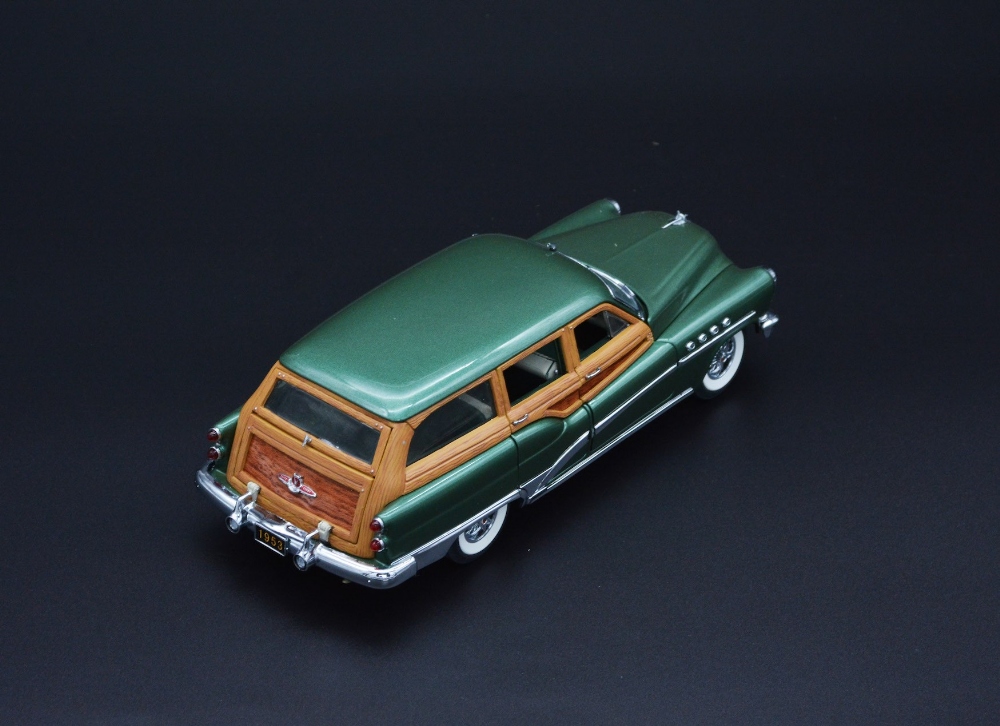 1:24 1953 BUICK ESTATE WAGON BY DANBURY MINT 300 different quality components and very detailed with - Image 2 of 2