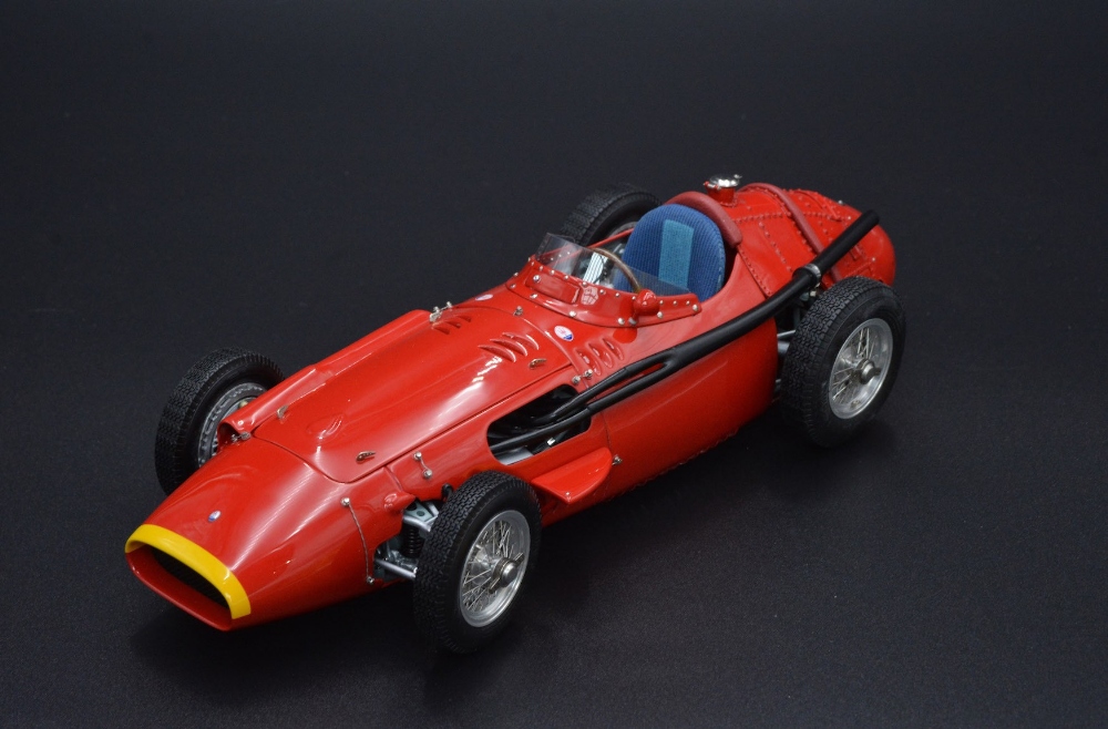 1:18 1957 MASERATI 250 F GRAND PRIX CAR BY CMC MODELS Hand-assembled of more than 1387 single parts,
