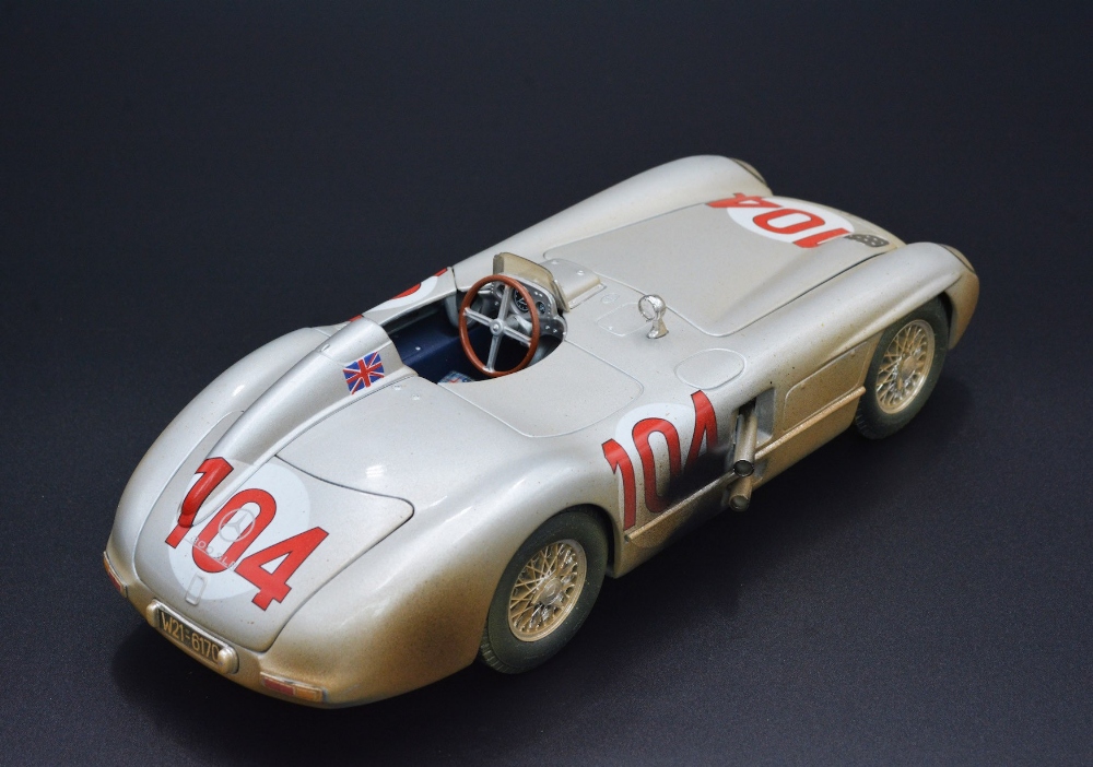 1:18 MODEL OF 1955 MERCEDES 300SLR BY MAISTO Representing the Mille Miglia car #722 as driven by Sir - Image 2 of 3