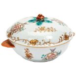 CHINESE EXPORT ARMORIAL SAUCE TUREEN AND COVER QIANLONG PERIOD (1736-1795) decorated with