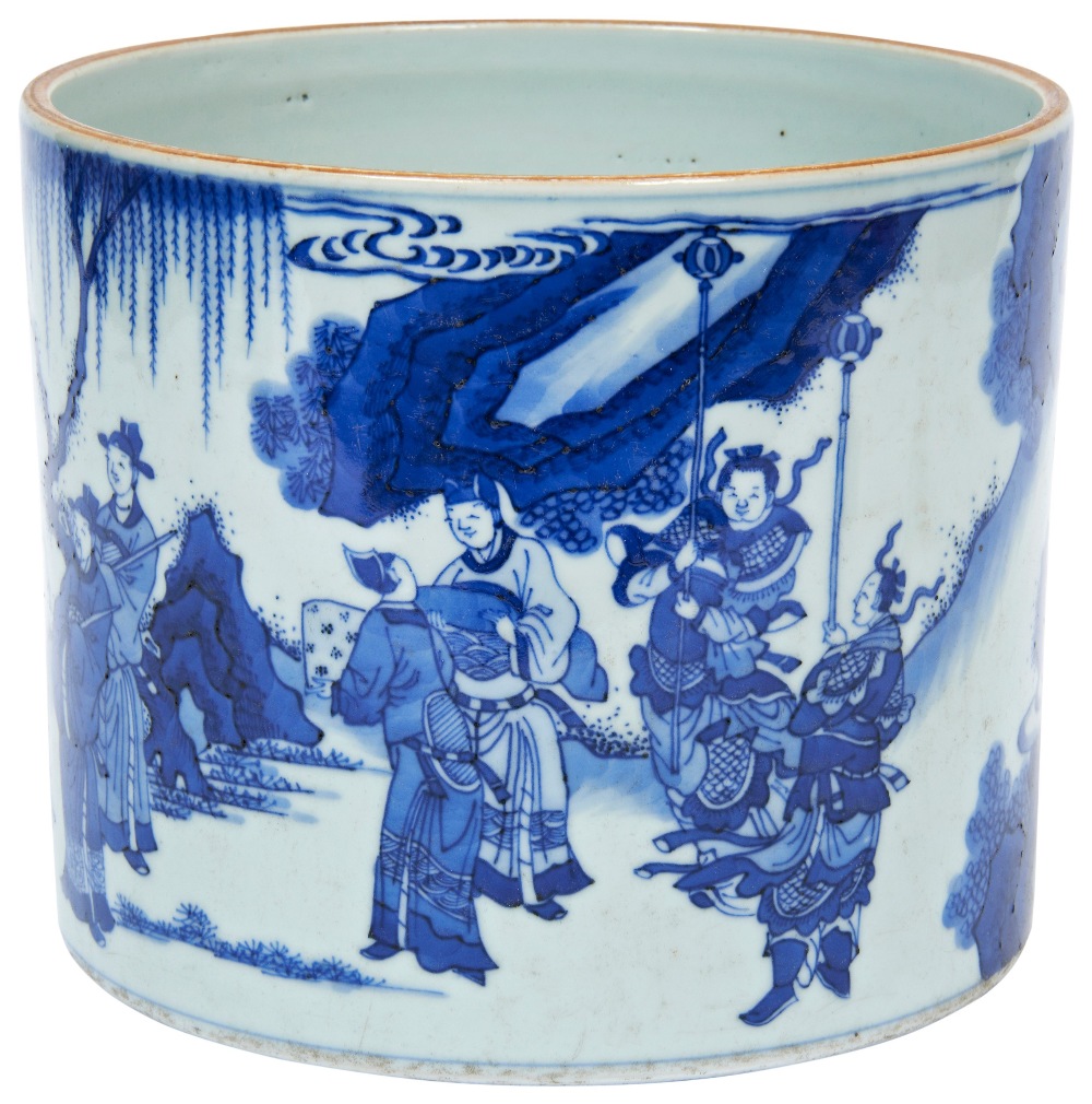 BLUE AND WHITE BRUSH POT, BITONG QING DYNASTY, 18TH / 19TH CENTURY the sides painted in tones of - Image 2 of 2