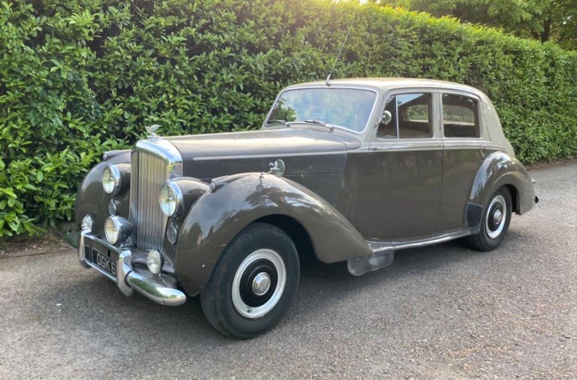 1953 BENTLEY R-TYPE SALOON