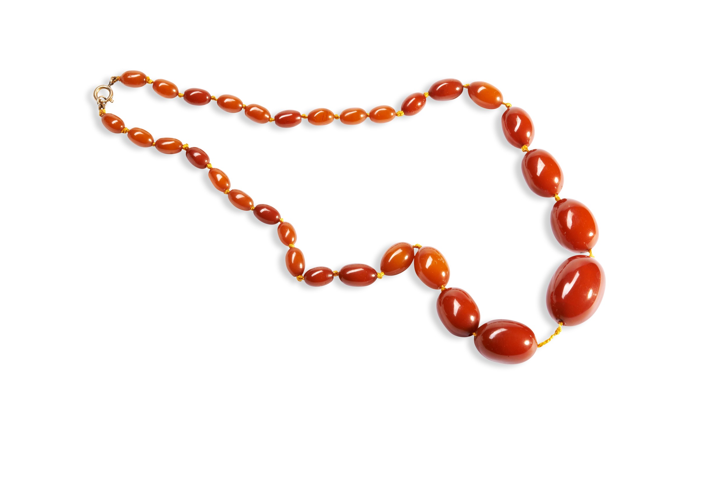 A QUANTITY OF NECKLACES Two dark orange graduating beaded bakelite necklaces. Together with three - Image 3 of 4