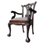 AN ORNAMENTAL CHIPPENDALE-STYLE DOLL'S CHAIR, 51 x 33 x 27 cm