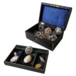 A 9CT GOLD CAMEO PORTRAIT RING, CAMEO BROOCHES, MICRO MOSAIC BROOCH AND COSTUME BROOCHES, all within