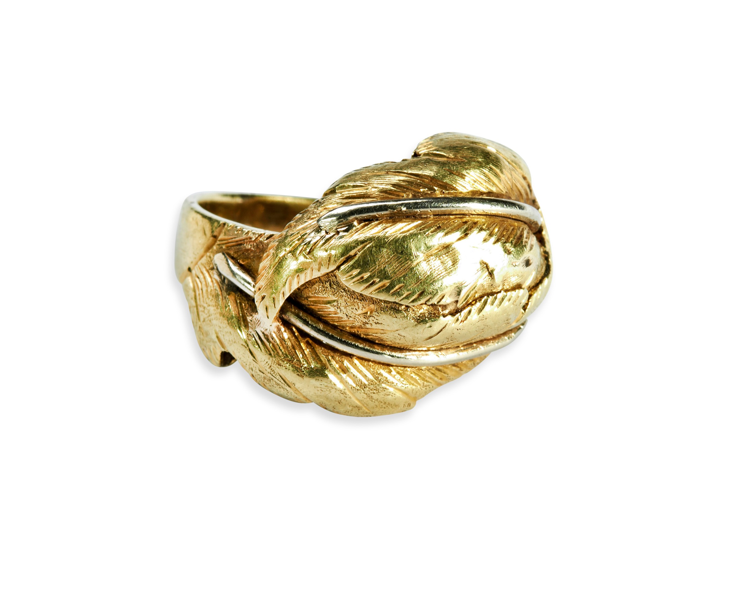 A MID TWENTIETH CENTURY RING in the form of two carved interlocking feathers, the stems of the - Image 2 of 4