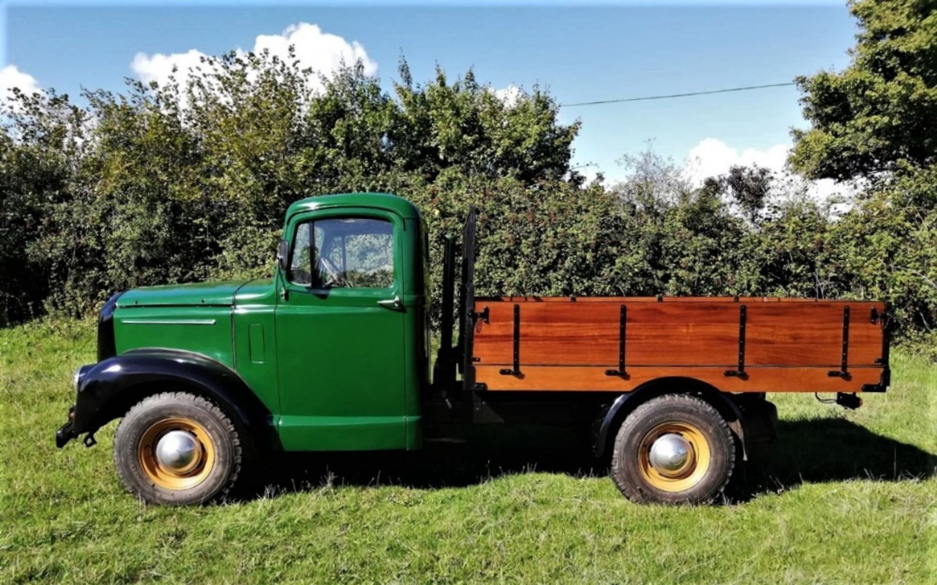 1953 MORRIS LC5 PICKUP TRUCK   Registration Number: KCA 68  Chassis Number: LC531947  Recorded - Image 2 of 15