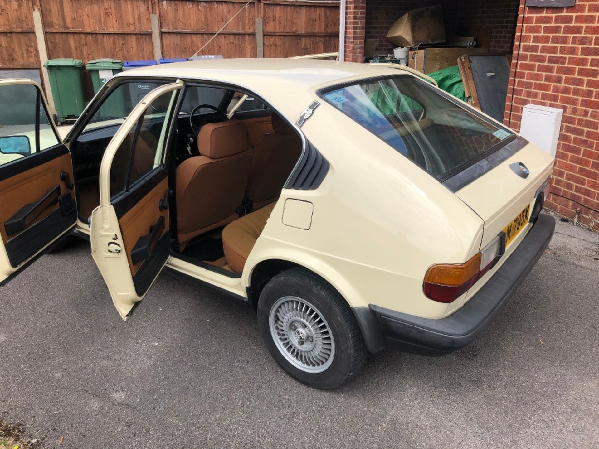 1982 ALFA-ROMEO ALFASUD SC SERIES 3 Chassis Number: ZAS901F40*05127100 Registration Number: WLM 795X - Image 5 of 11