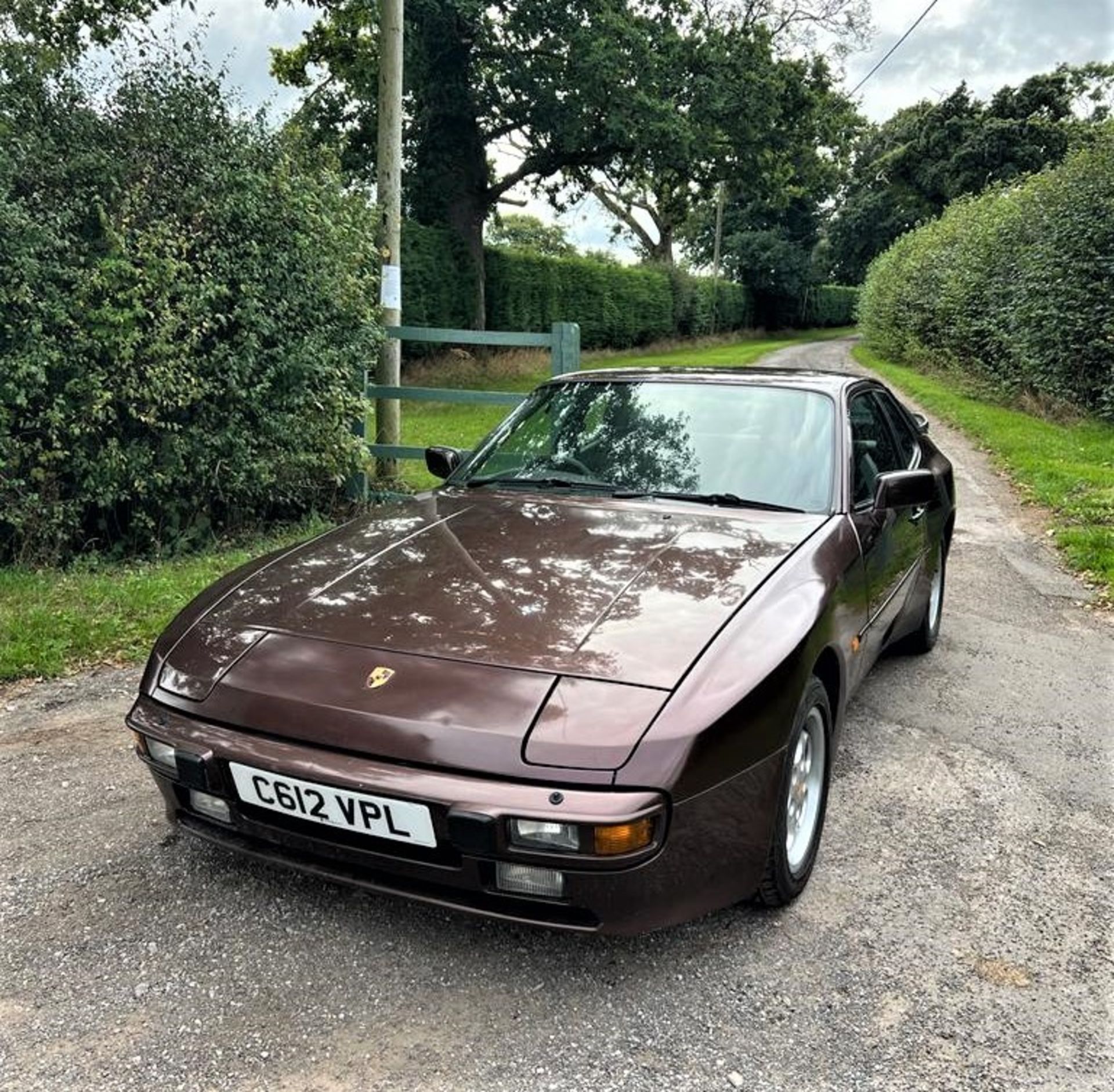 1985 PORSCHE 944 COUPE Registration Number: C612 VPL Chassis Number:  WPOZZZ94ZGN401398 Recorded - Image 3 of 21