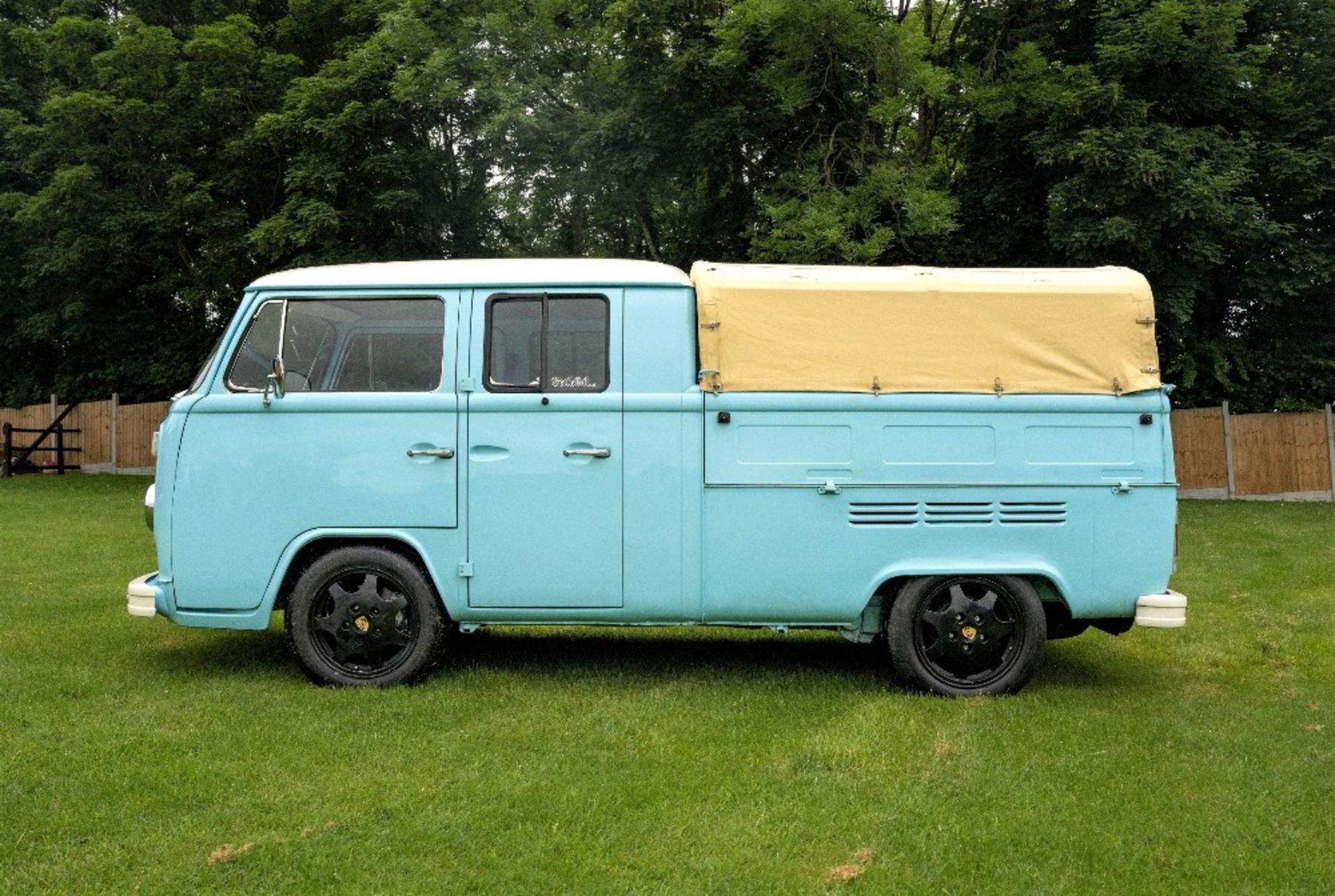 1974 VOLKSWAGEN TYPE 2 DOUBLE-CAB PICKUP Registration Number: VMR 491M Chassis Number: 2642-126- - Image 8 of 20