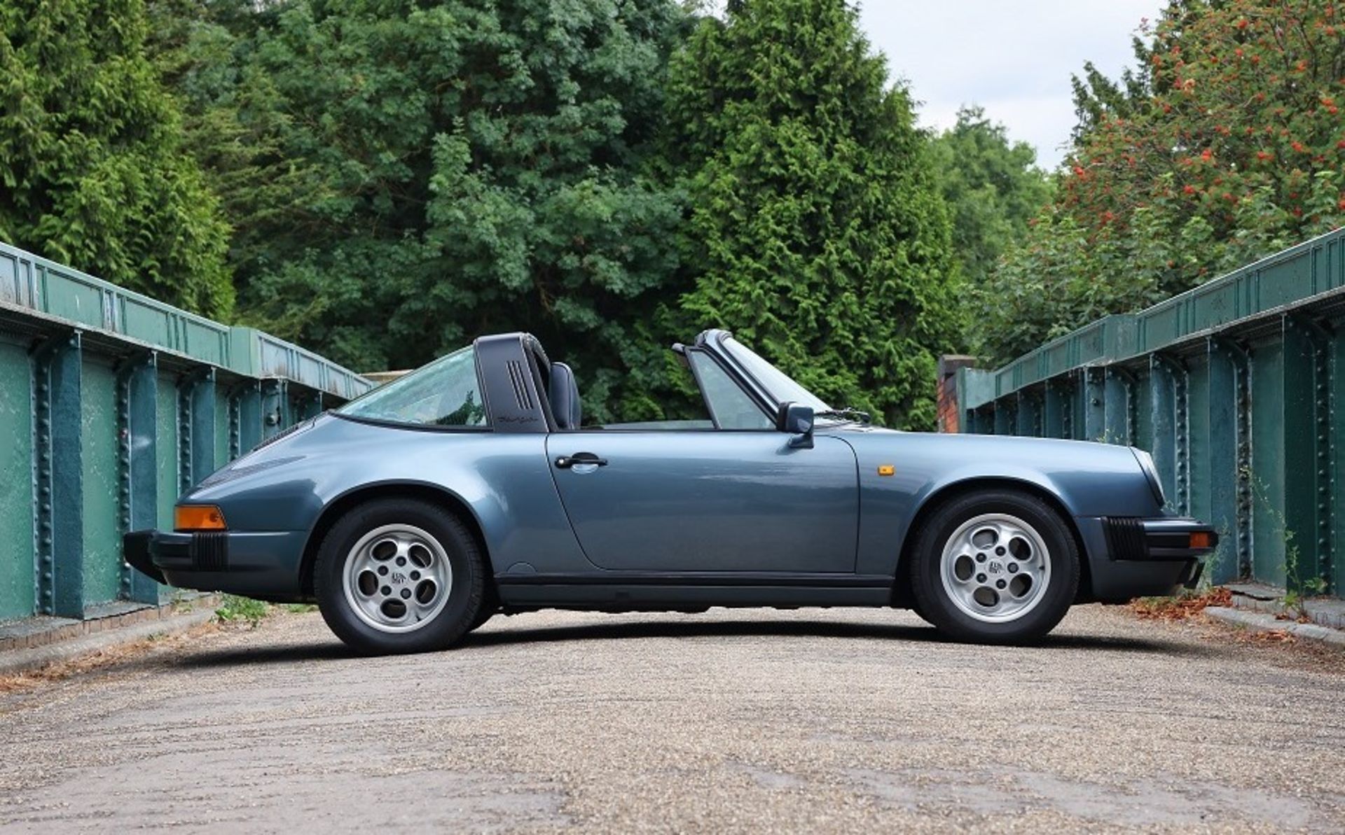 1987 PORSCHE 911 3.2 TARGA Registration Number: D306 GYE          Chassis Number: WPOZZZ91ZHS140584 - Image 9 of 34