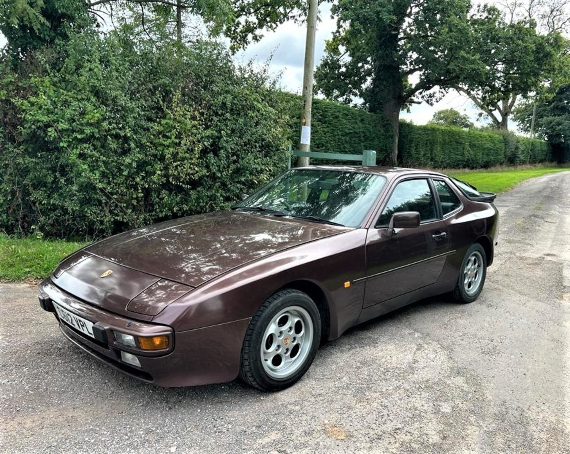 1985 PORSCHE 944 COUPE Registration Number: C612 VPL Chassis Number:  WPOZZZ94ZGN401398 Recorded - Image 9 of 21