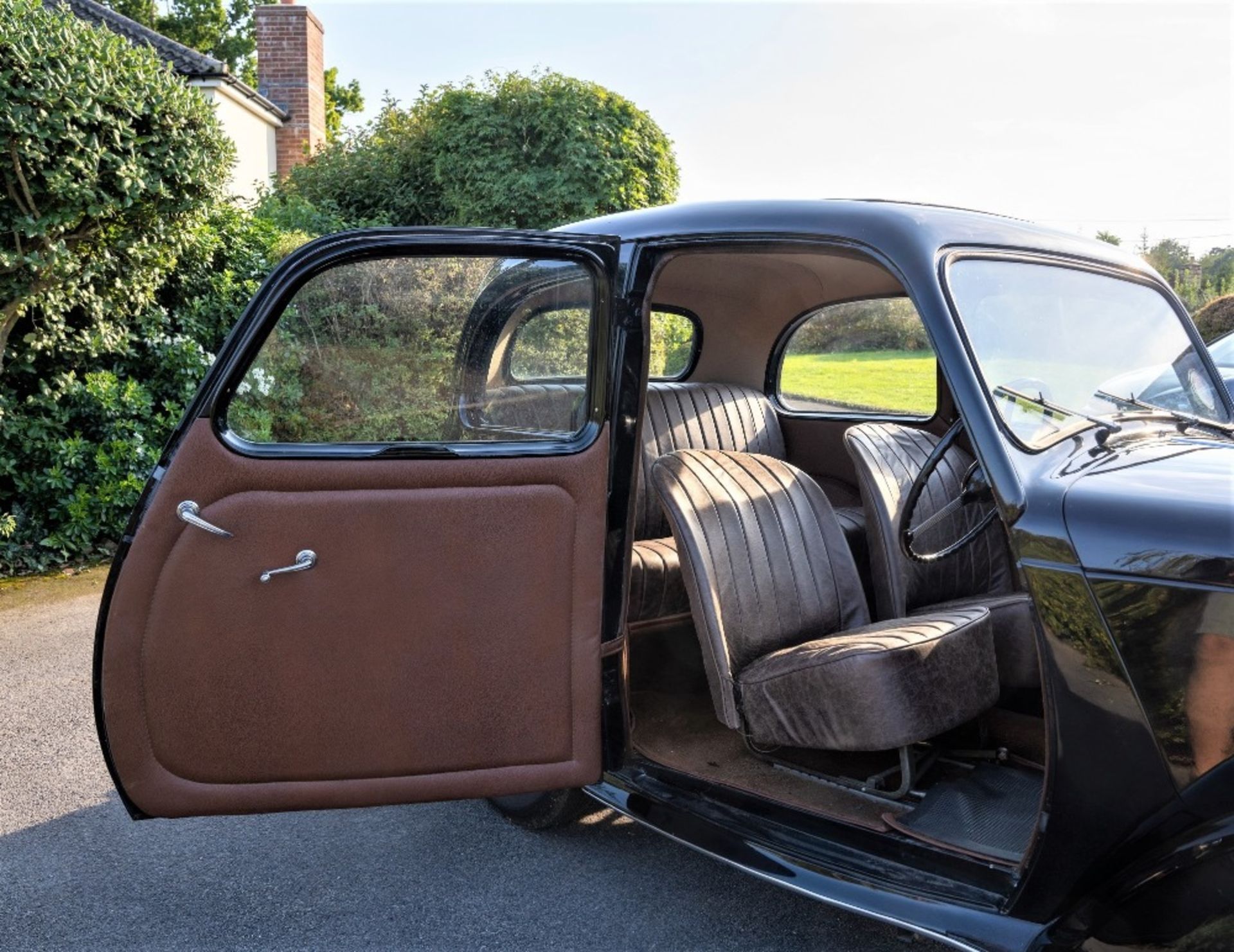 1946 STANDARD FLYING EIGHT SALOON Chassis Number: NA2121DL Registration Number: KPC 288 Recorded - Image 11 of 15